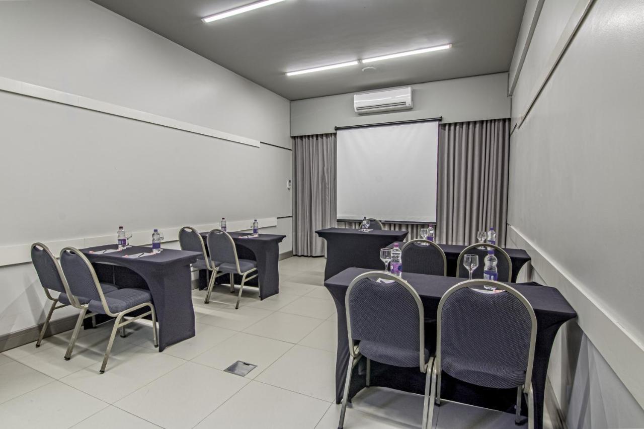 Hotel Deville Express Cascavel Cascavel  Ngoại thất bức ảnh